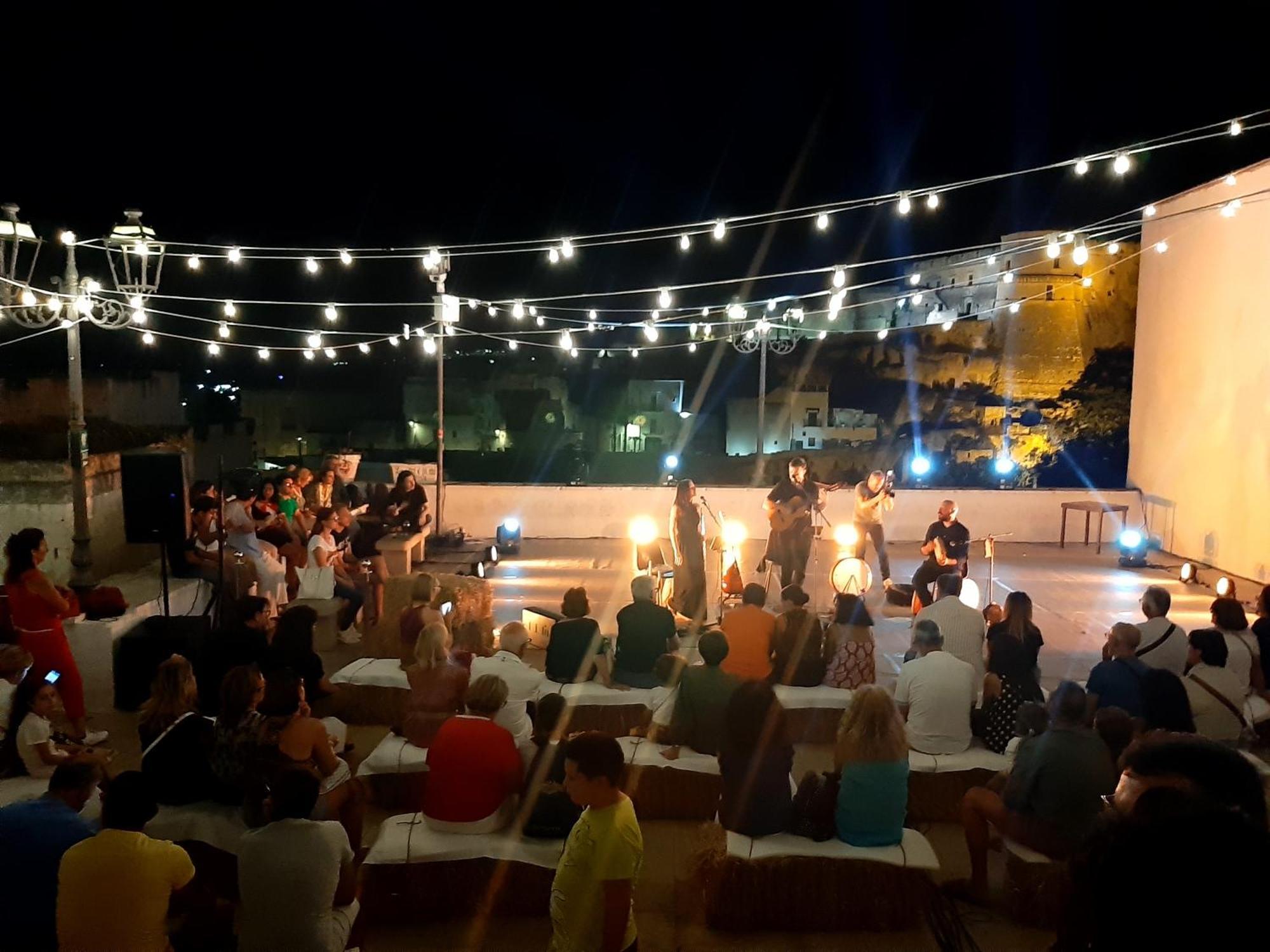 Domus Santi Medici Affittacamere Massafra Bagian luar foto