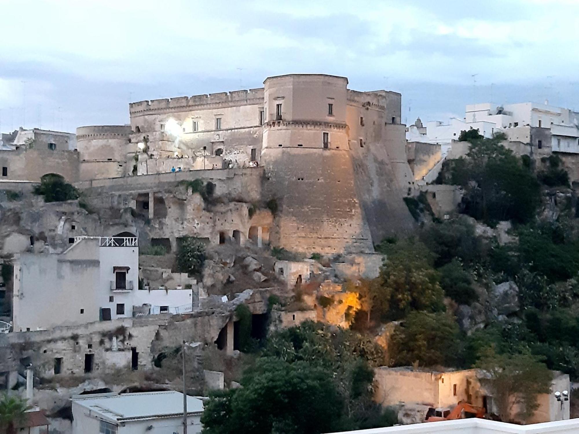 Domus Santi Medici Affittacamere Massafra Bagian luar foto